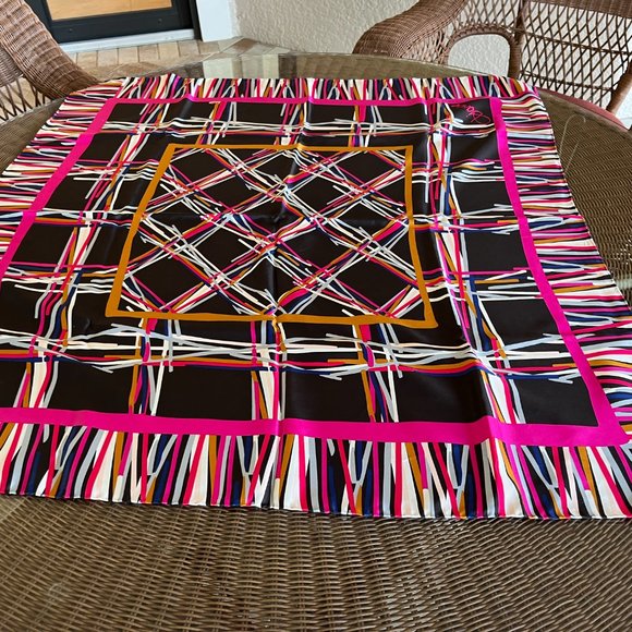 DIANE VON FURSTENBERG DVF LARGE SILK SCARF. BEAUTIFUL MULTICOLOR SCARF - GREAT! - Picture 3 of 10